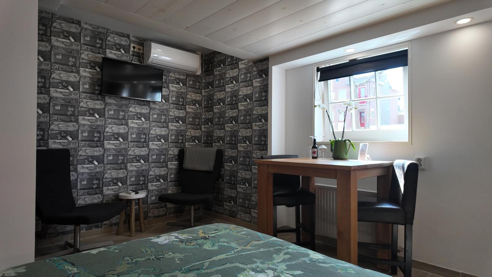 Bed And Breakfast Энкхейзен Номер фото